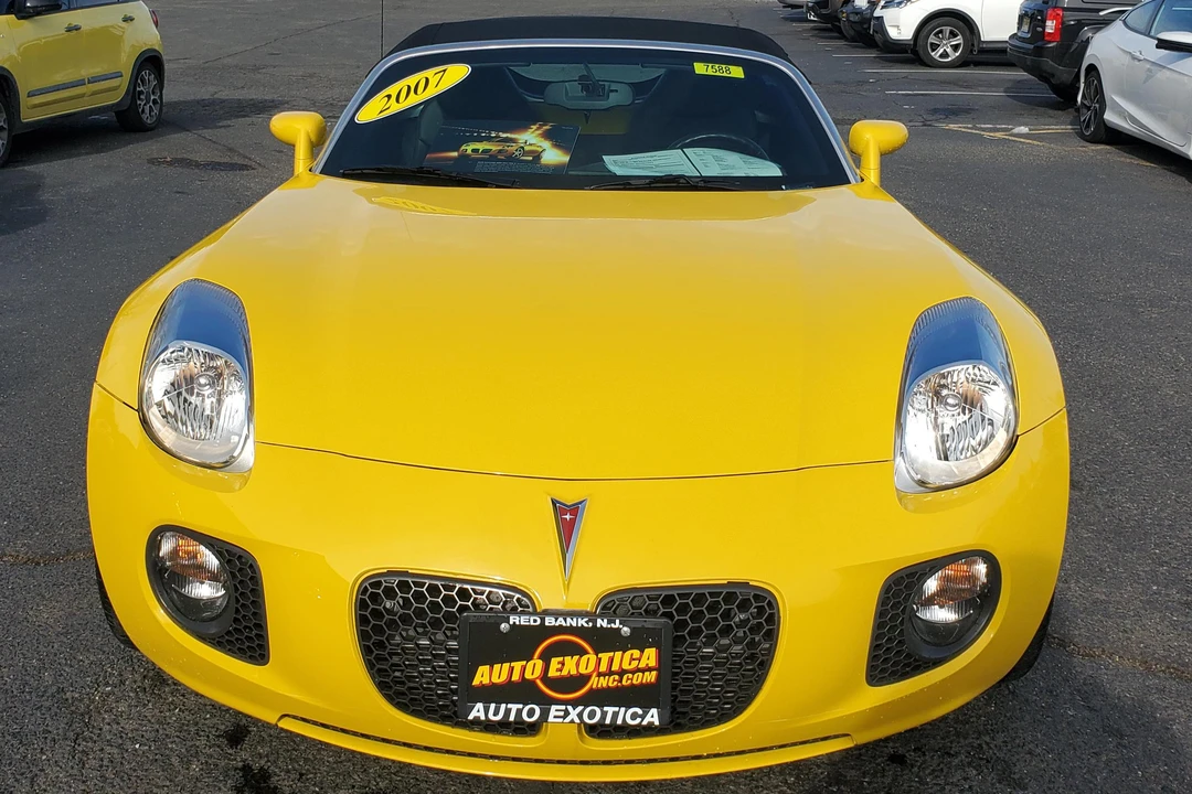 2007 Pontiac Solstice GXP - Image 2 of 15