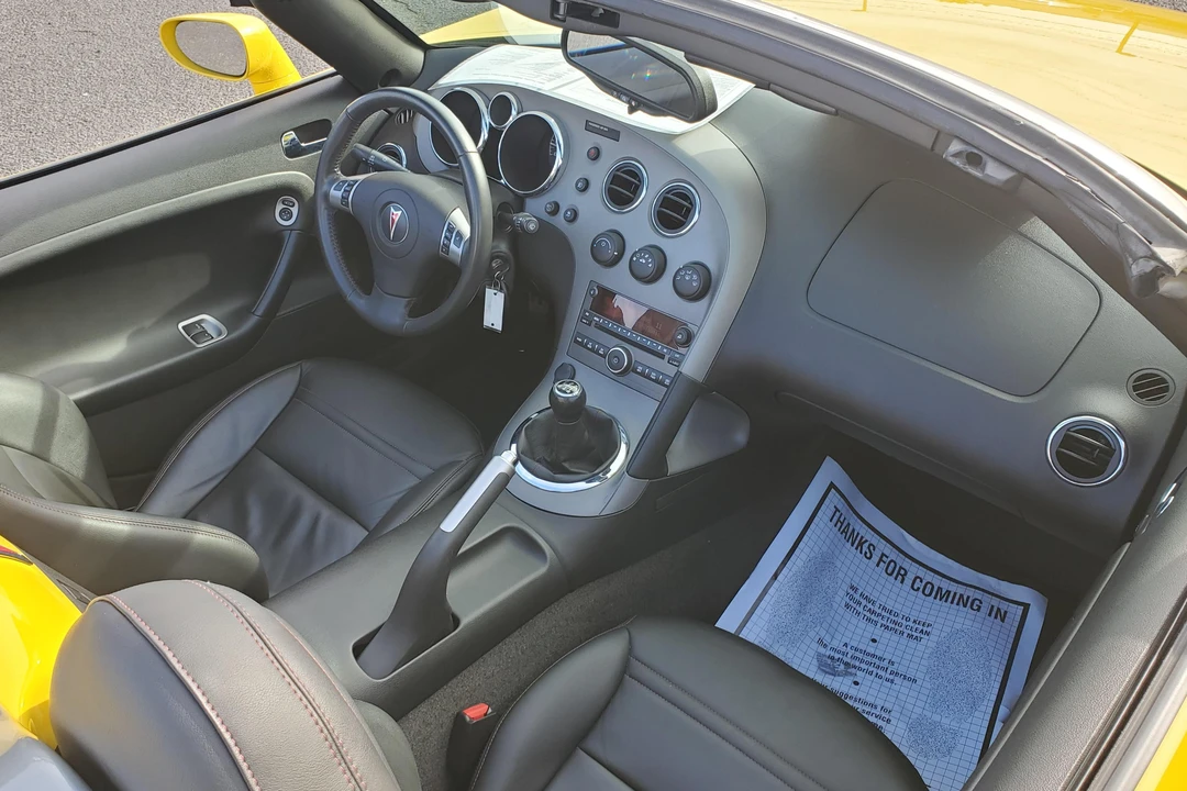 2007 Pontiac Solstice GXP - Image 14 of 15