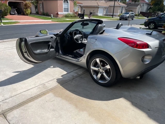 2007 Pontiac Solstice GXP - Image 9 of 21
