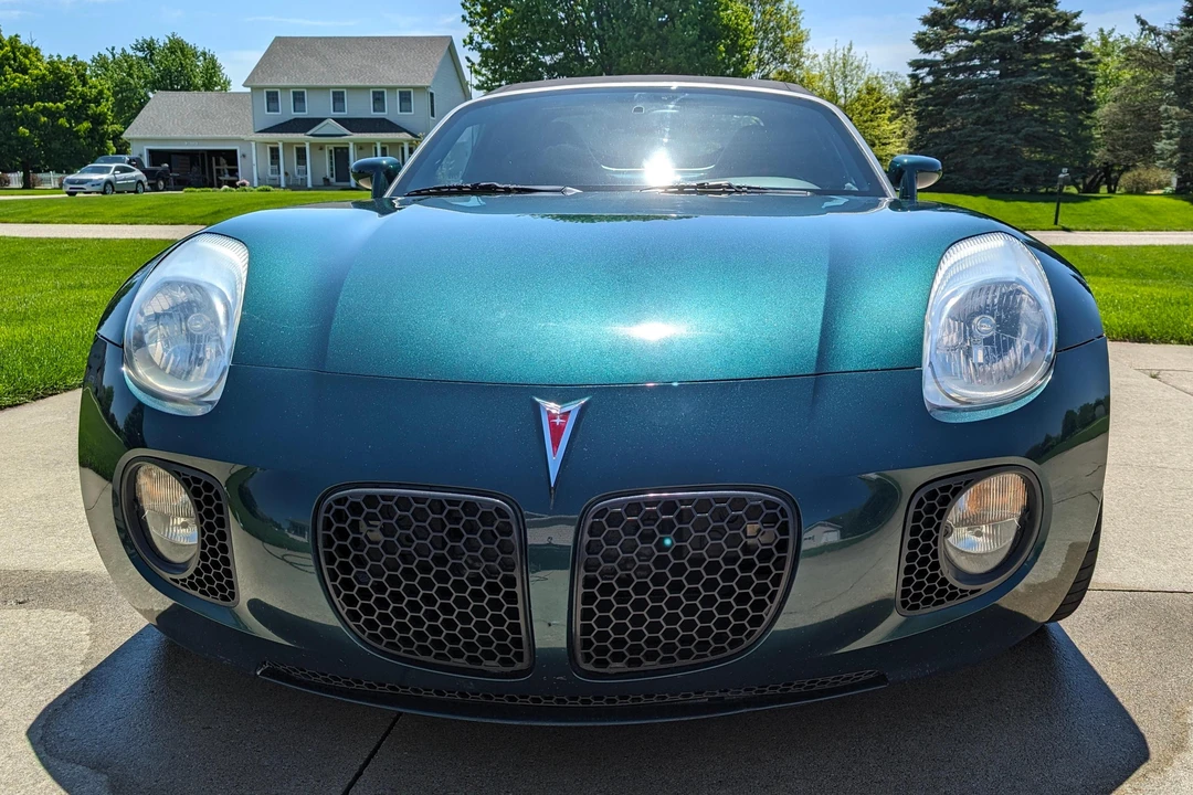 2007 Pontiac Solstice GXP - Image 2 of 31