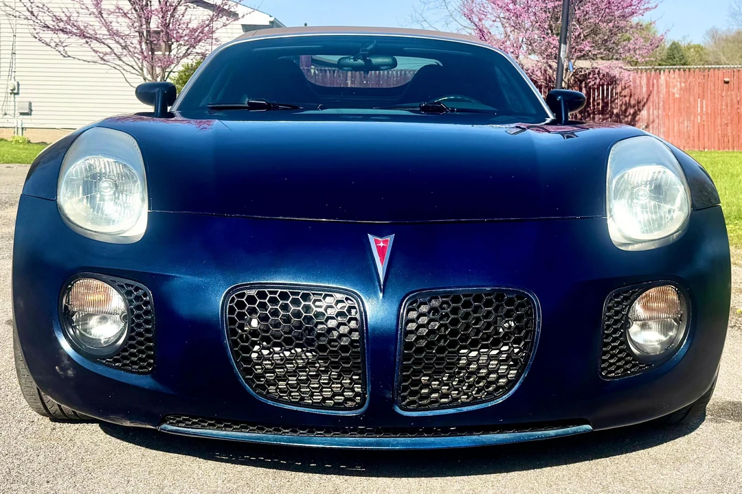2007 Pontiac Solstice GXP - Image 2 of 31
