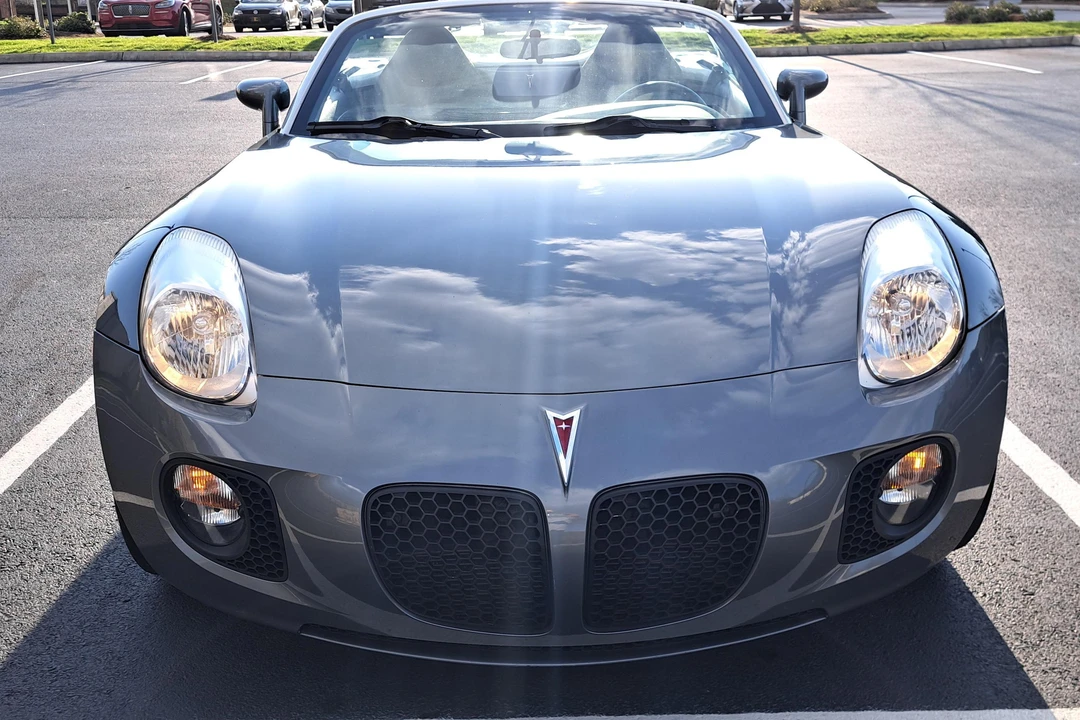 2007 Pontiac Solstice GXP - Image 2 of 13