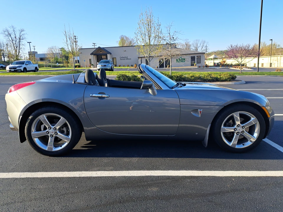 2007 Pontiac Solstice GXP - Image 12 of 13