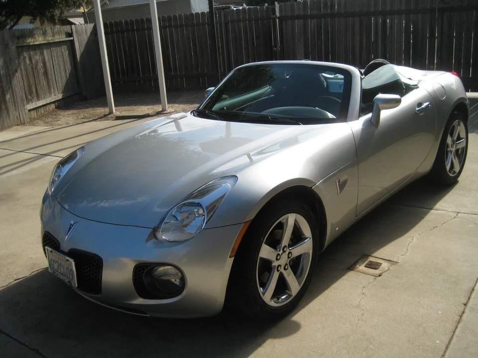 2007 Pontiac Solstice GXP - Image 2 of 30