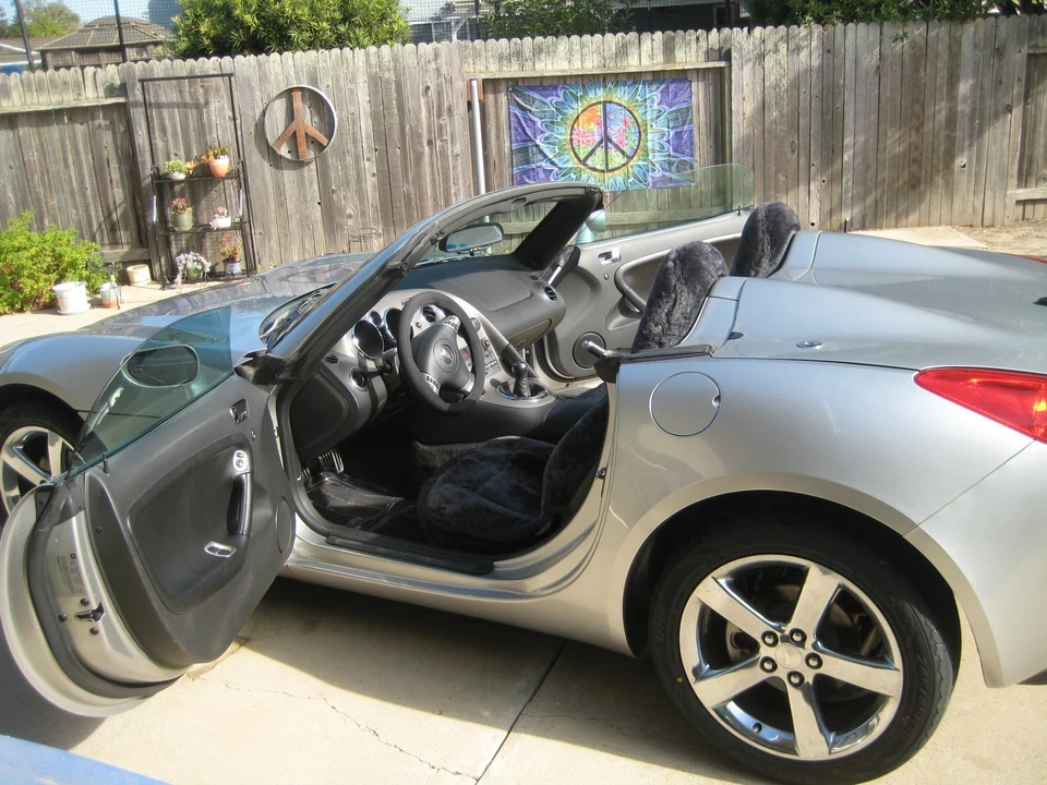 2007 Pontiac Solstice GXP - Image 10 of 30