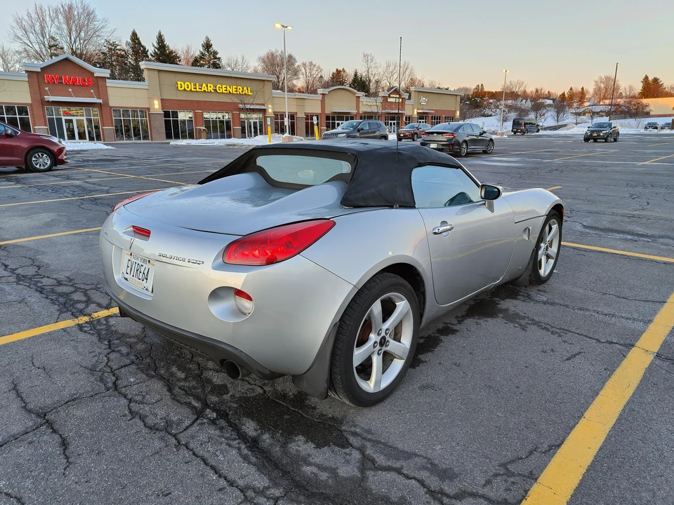2007 Pontiac Solstice GXP - Image 16 of 31