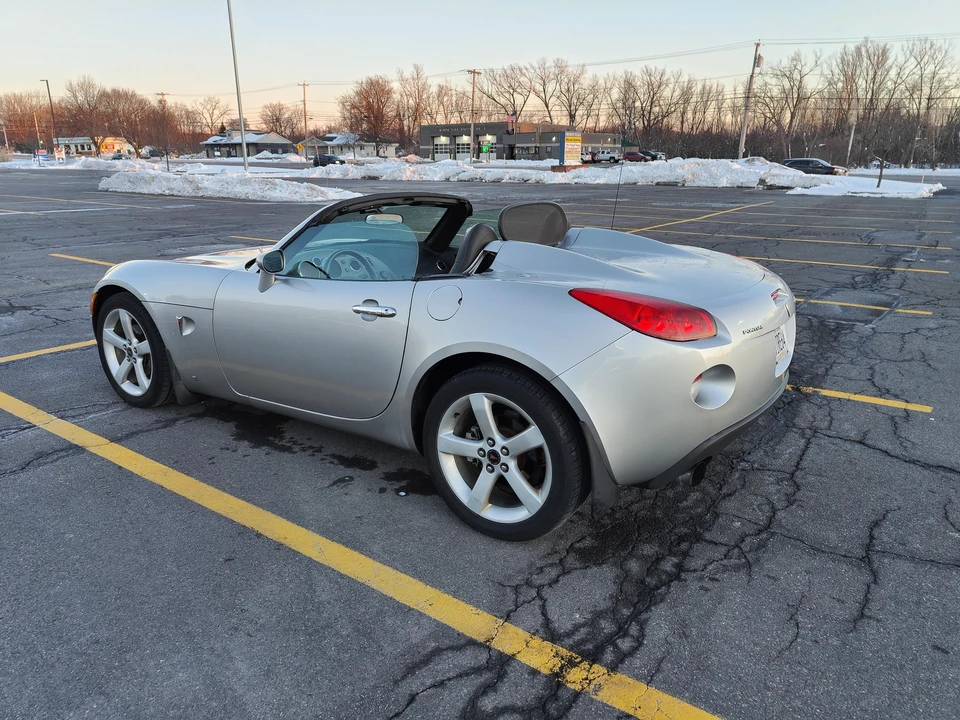 2007 Pontiac Solstice GXP - Image 6 of 31
