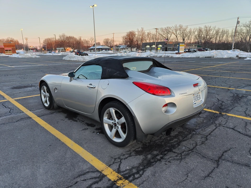 2007 Pontiac Solstice GXP - Image 13 of 31