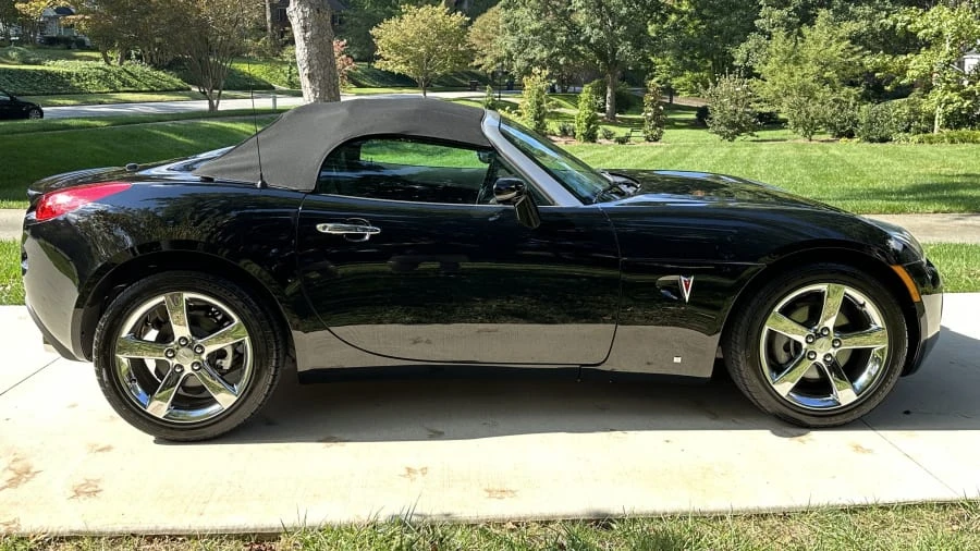 2007 Pontiac Solstice GXP - Image 2 of 31