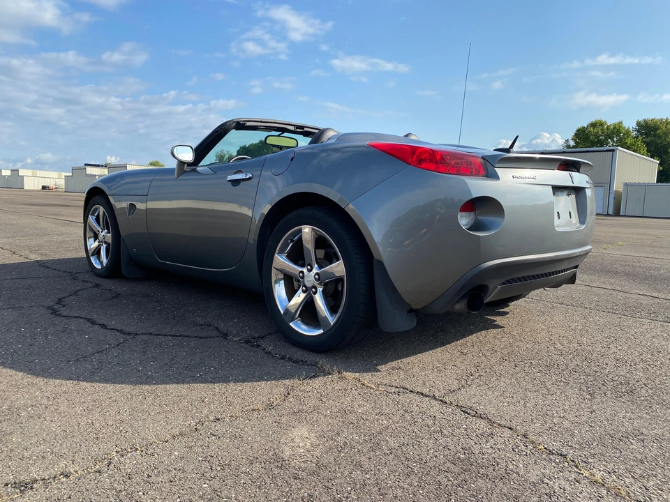 2007 Pontiac Solstice GXP - Image 13 of 31