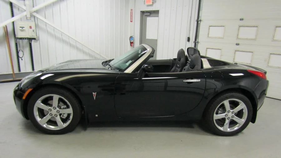 2007 Pontiac Solstice GXP - Image 2 of 31