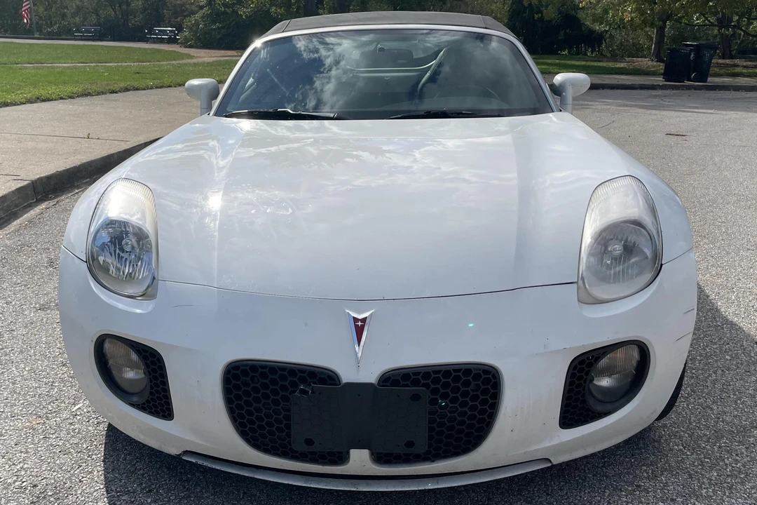 2007 Pontiac Solstice GXP - Image 2 of 5