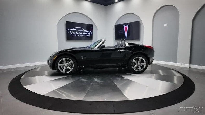 2007 Pontiac Solstice GXP - Image 2 of 21