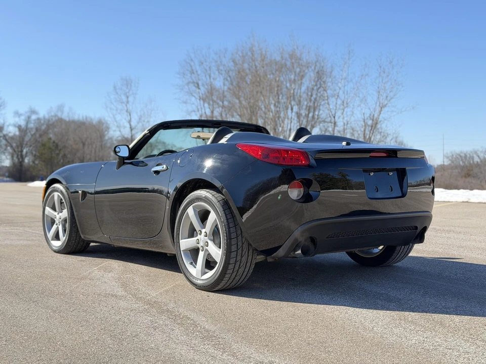 2007 Pontiac Solstice GXP - Image 11 of 31