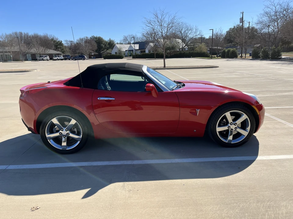 2007 Pontiac Solstice GXP - Image 10 of 31