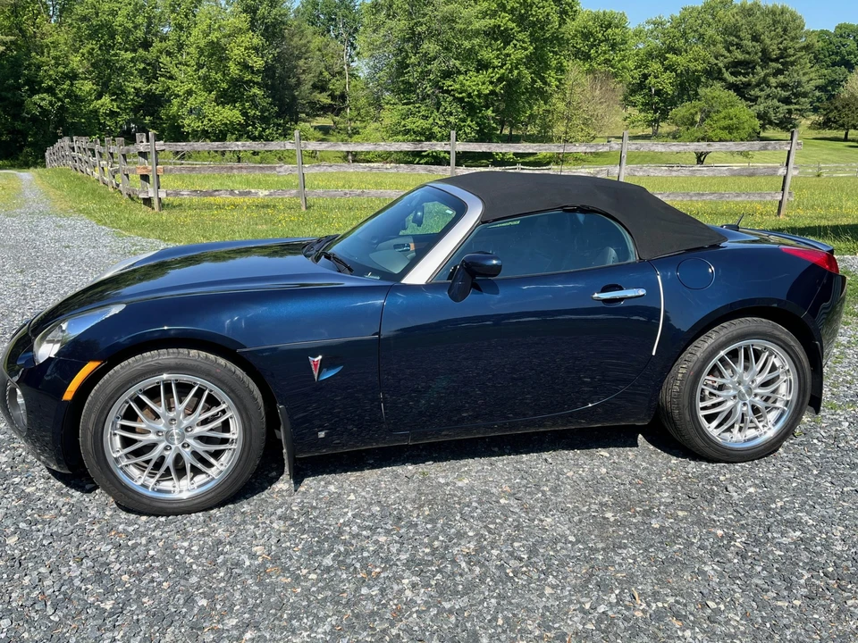 2007 Pontiac Solstice GXP - Image 20 of 31