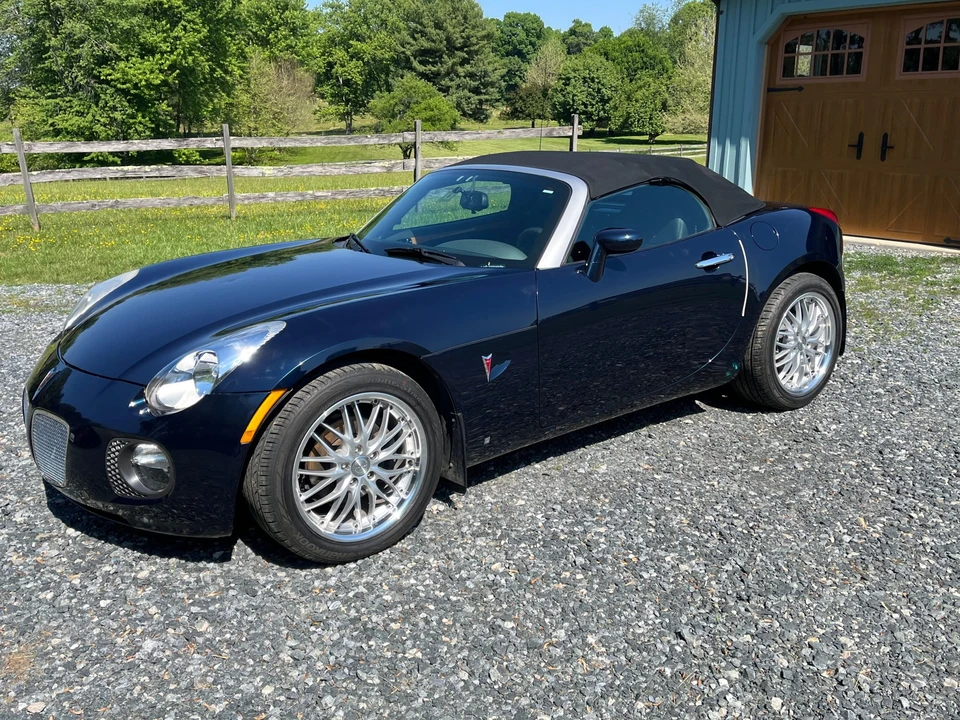 2007 Pontiac Solstice GXP - Image 18 of 31