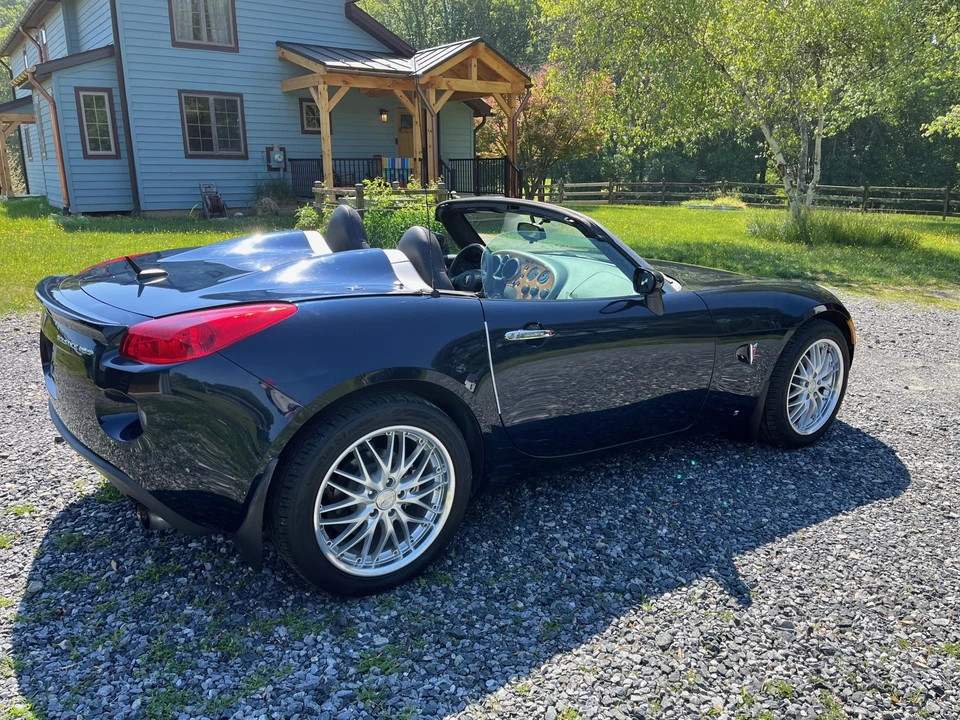 2007 Pontiac Solstice GXP - Image 11 of 31