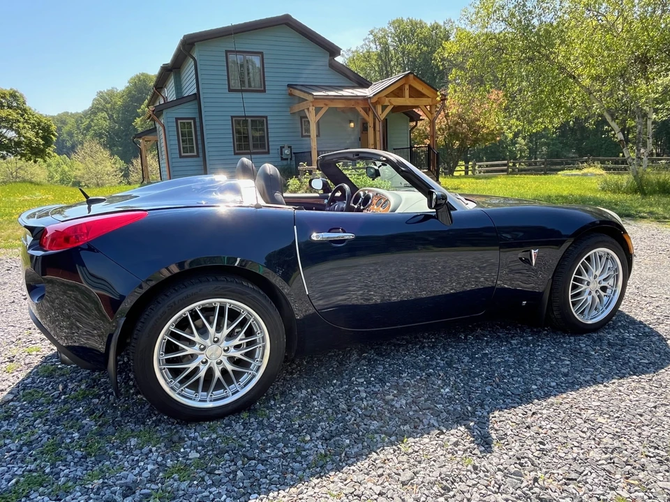 2007 Pontiac Solstice GXP - Image 13 of 31