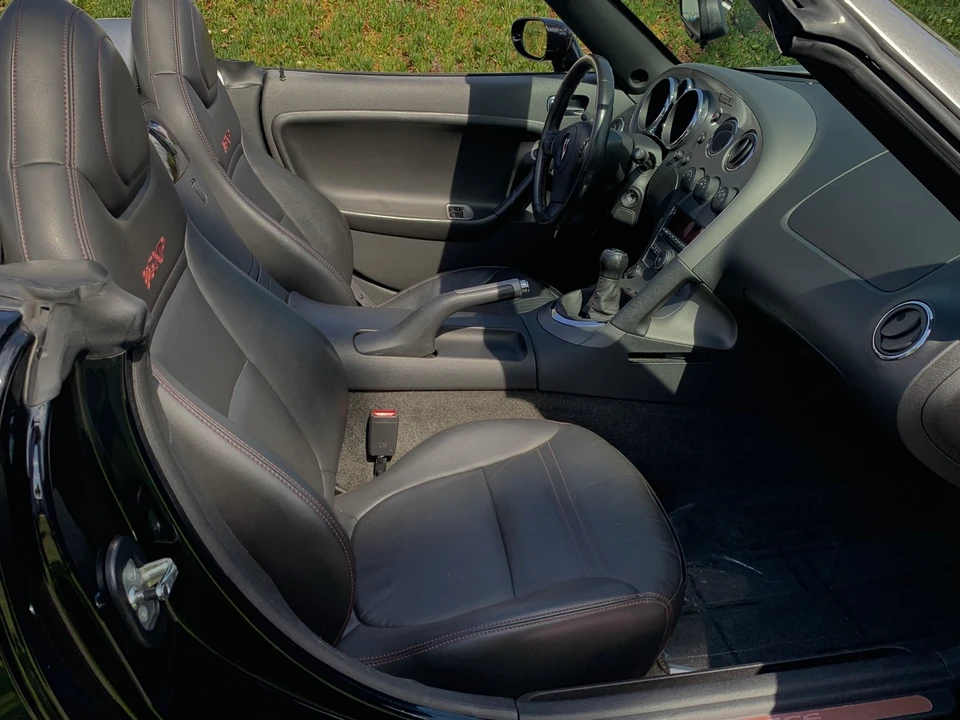 2007 Pontiac Solstice GXP - Image 26 of 31