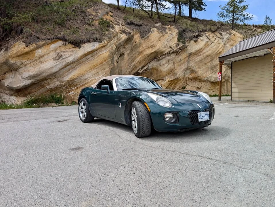 2007 Pontiac Solstice GXP - Image 2 of 4