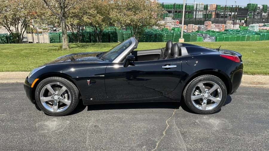 2007 Pontiac Solstice GXP - Image 2 of 13