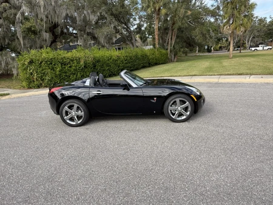 2007 Pontiac Solstice GXP - Image 2 of 21