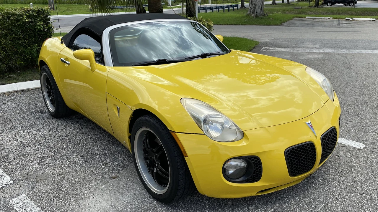 2007 Pontiac Solstice GXP - Image 3 of 4