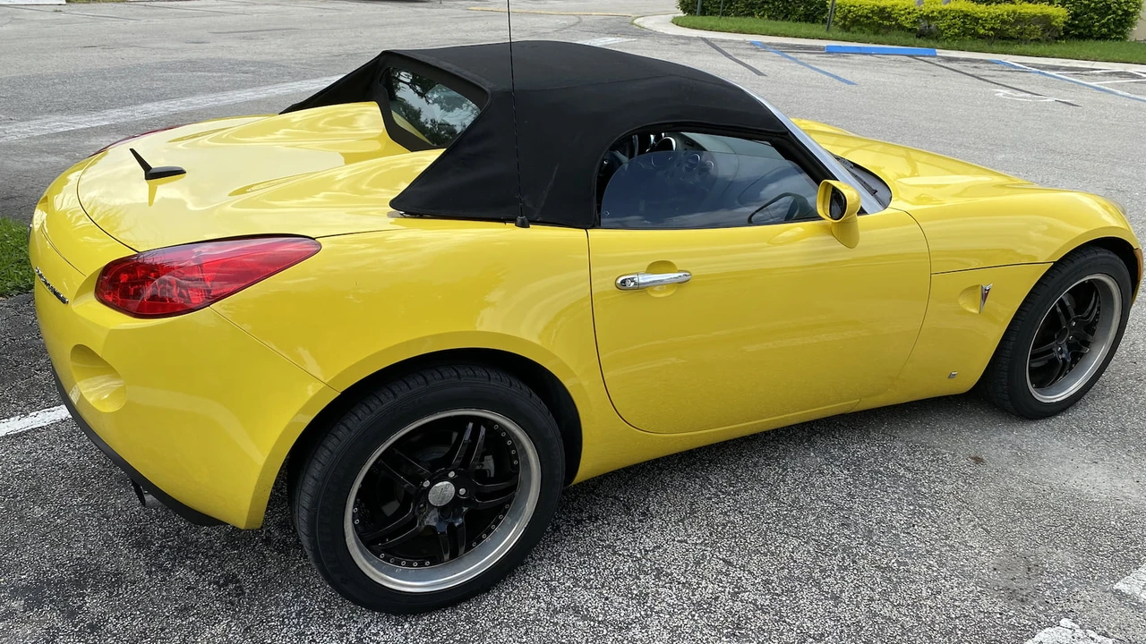 2007 Pontiac Solstice GXP - Image 4 of 4