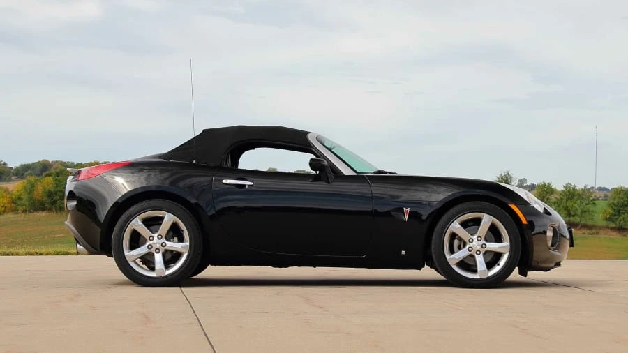 2007 Pontiac Solstice GXP - Image 2 of 25