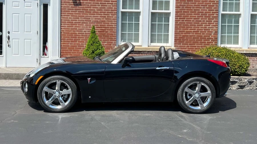 2007 Pontiac Solstice GXP - Image 2 of 14