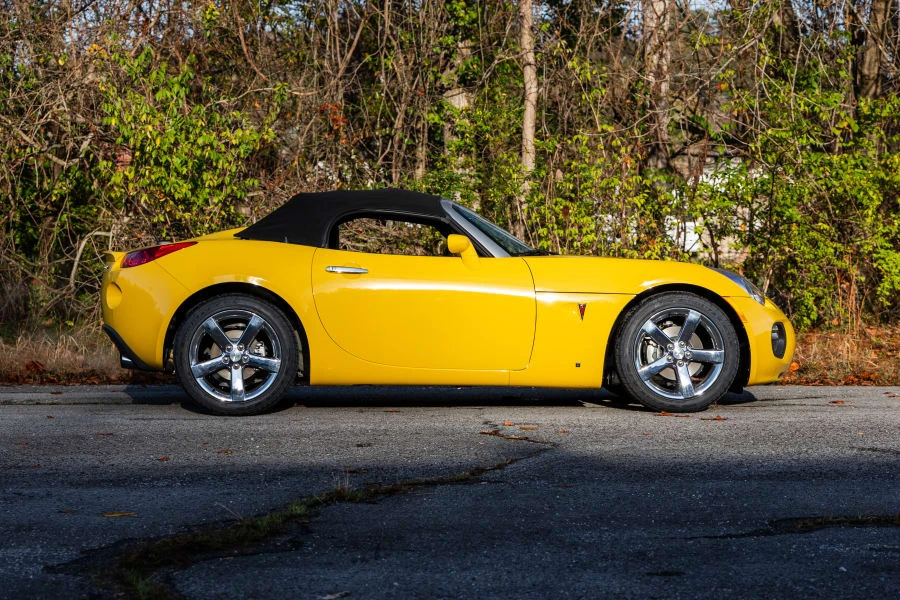 2007 Pontiac Solstice GXP - Image 2 of 26