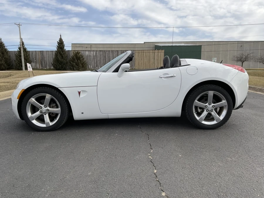 2007 Pontiac Solstice GXP - Image 2 of 12