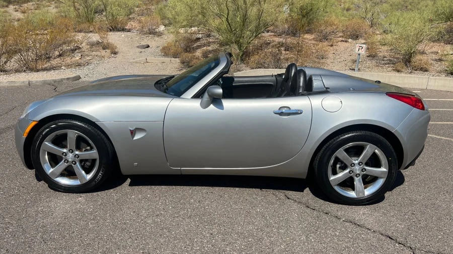 2007 Pontiac Solstice GXP - Image 2 of 11