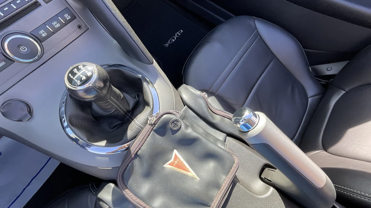 2007 Pontiac Solstice GXP - Image 9 of 13