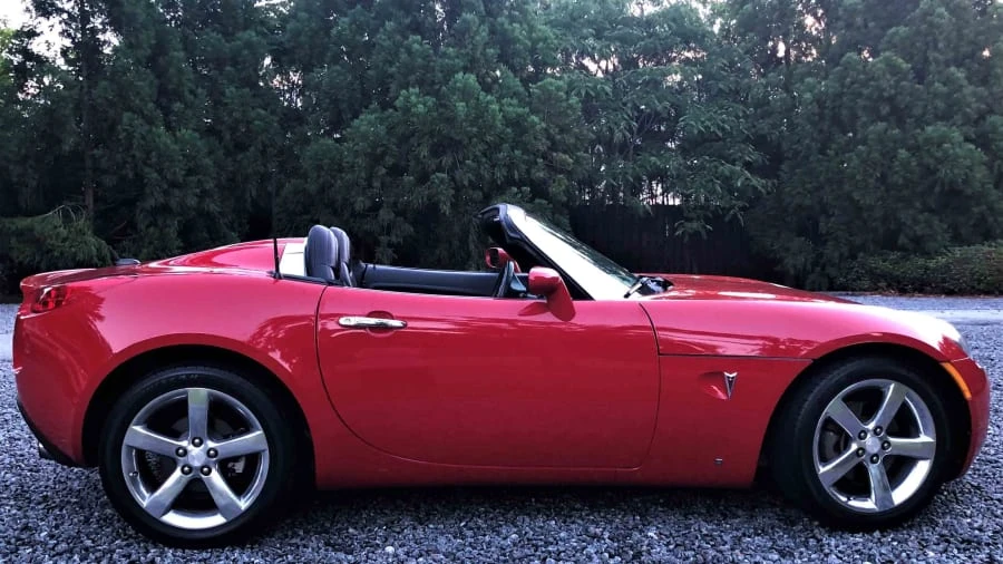 2007 Pontiac Solstice GXP - Image 2 of 15