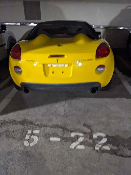 2007 Pontiac Solstice GXP - Image 2 of 10
