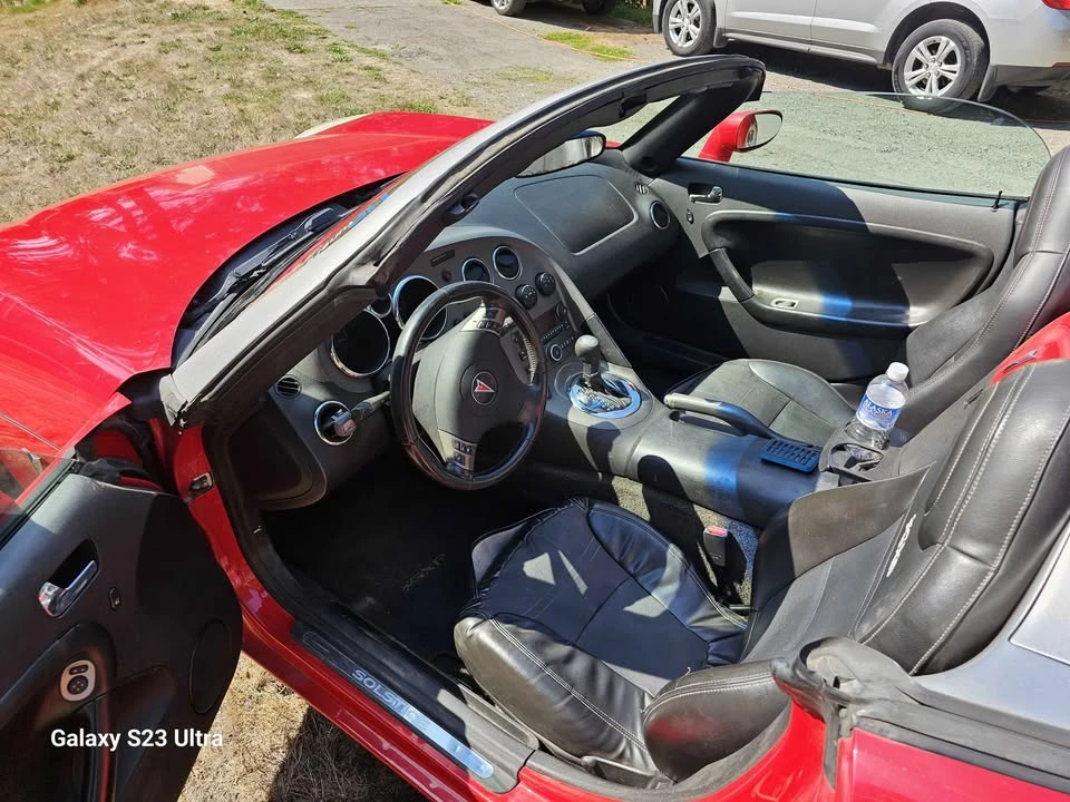 2007 Pontiac Solstice GXP - Image 9 of 11