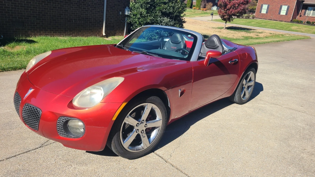2007 Pontiac Solstice GXP - Image 2 of 21