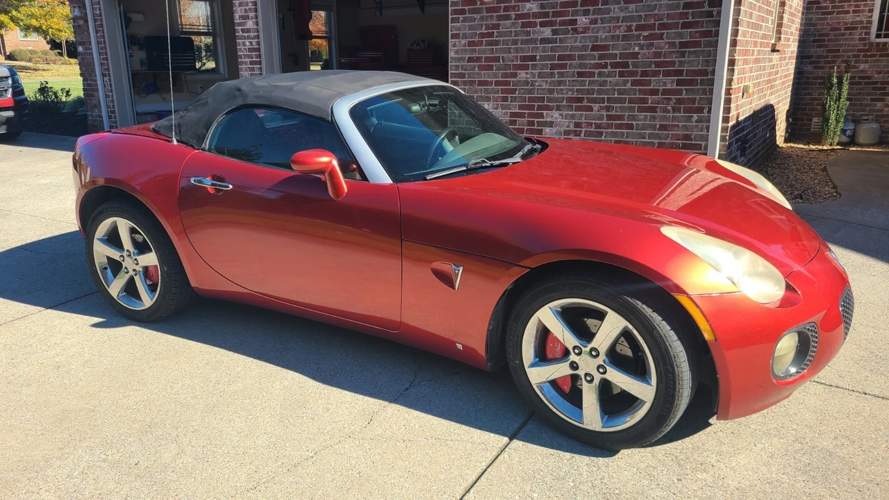 2007 Pontiac Solstice GXP - Image 13 of 21