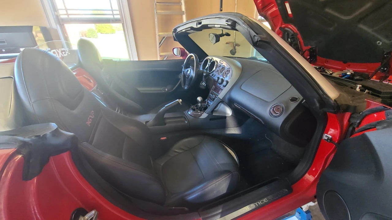 2007 Pontiac Solstice GXP - Image 18 of 21