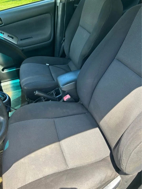 2007 Pontiac Vibe - Image 2 of 4