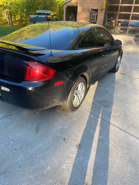 2007 Pontiac G5 - Image 2 of 8