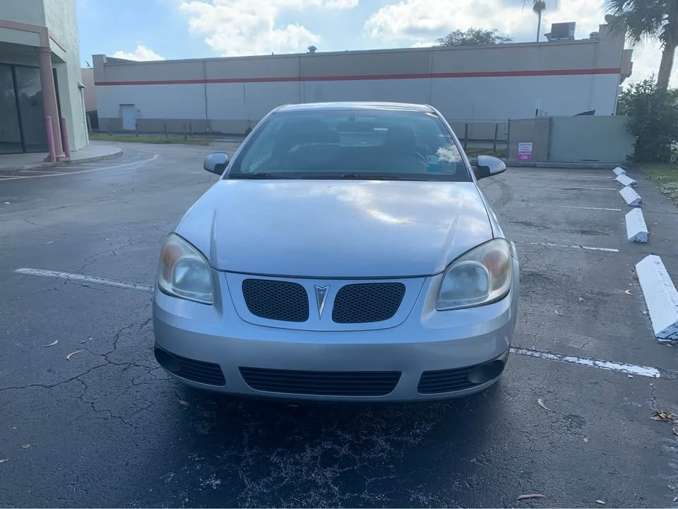 2007 Pontiac G5 - Image 2 of 10
