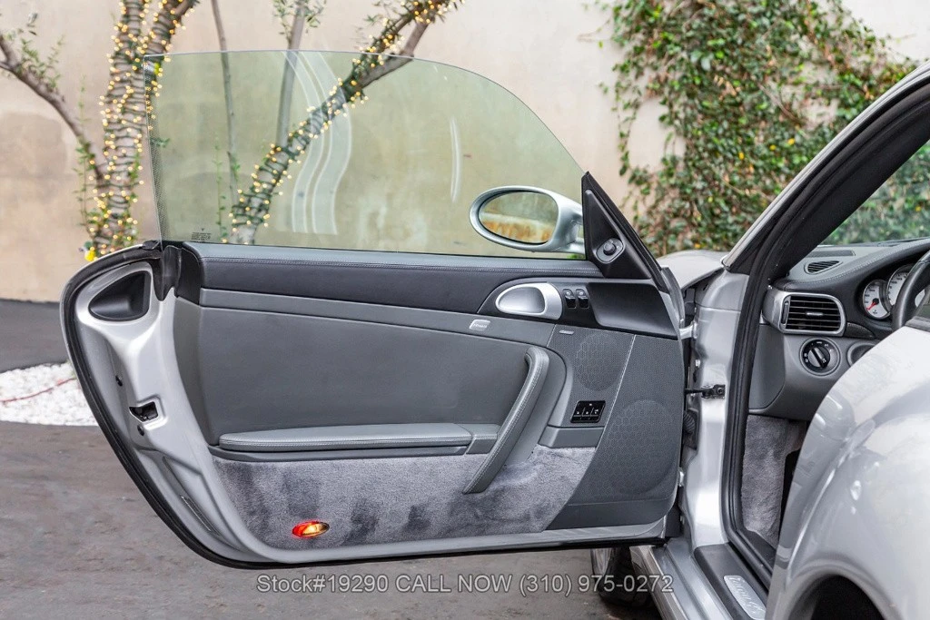 2007 Porsche 911 - Image 15 of 24