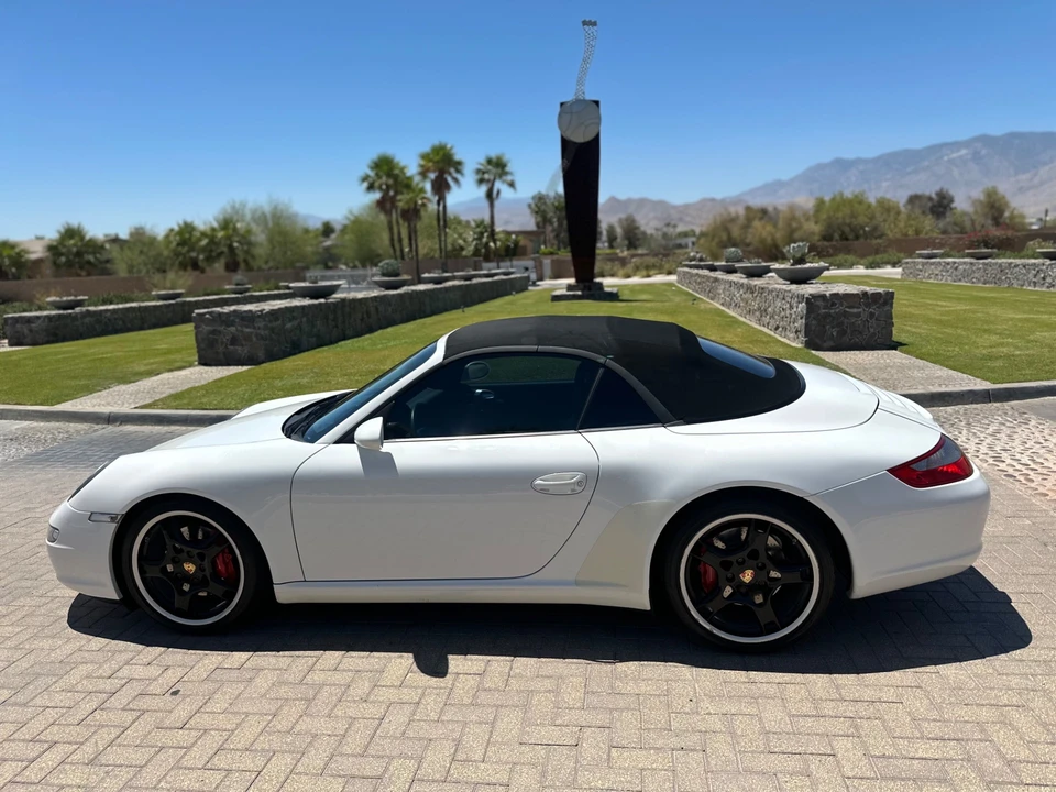 2007 Porsche 911 - Image 20 of 31
