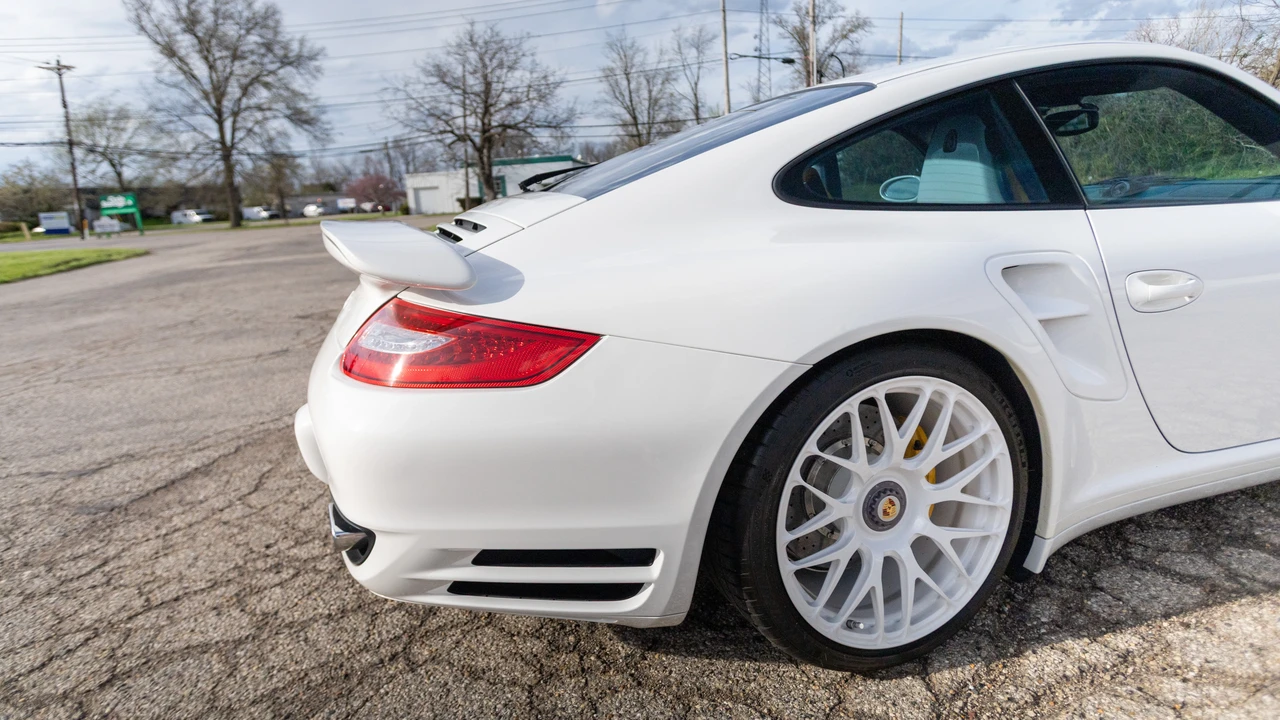2007 Porsche 997 Turbo - Image 28 of 31