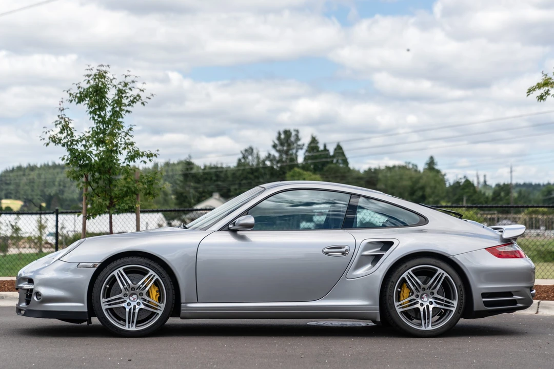 2007 Porsche - Image 2 of 31