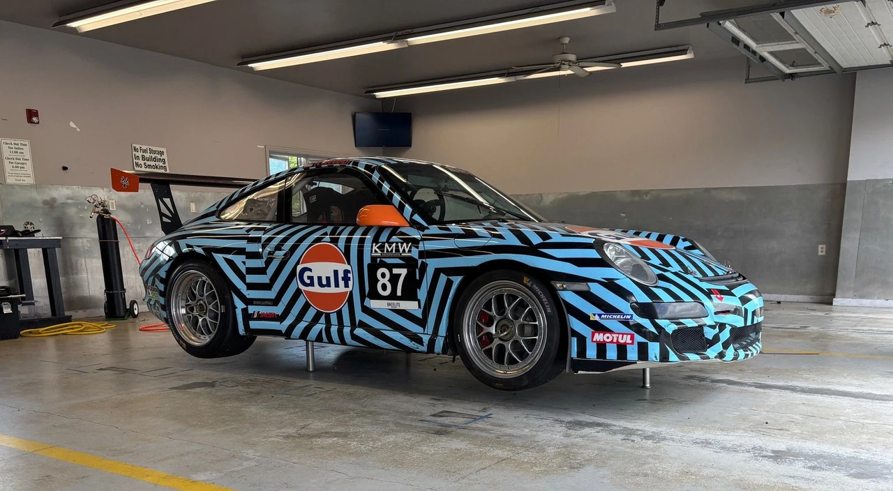 2007 Porsche 997 GT3 - Image 2 of 17
