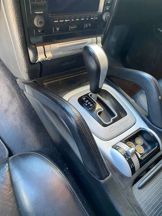 2007 Porsche Cayenne - Image 2 of 16